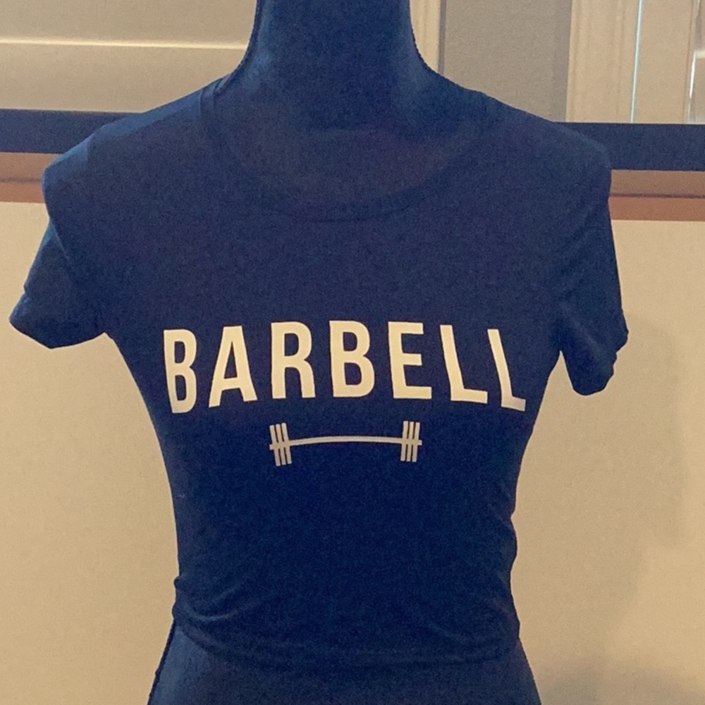 Black Crop Top with Fitted Style and Graphic Design